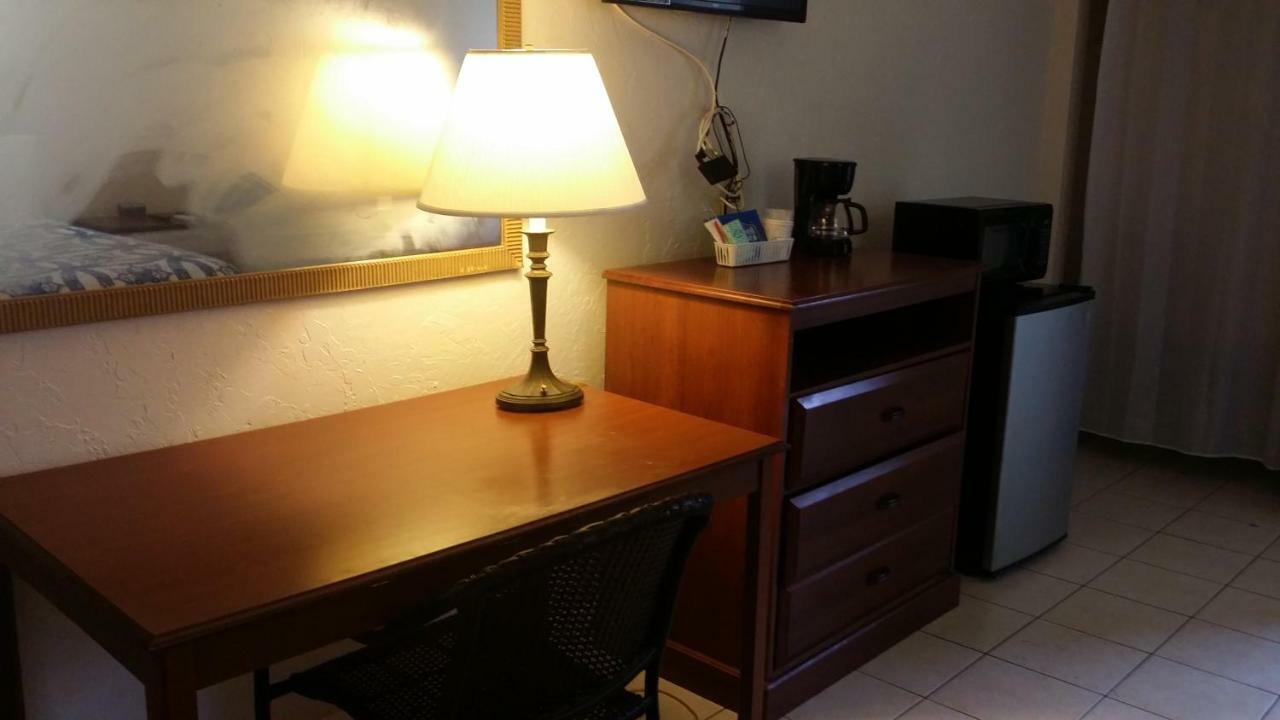Motel Side